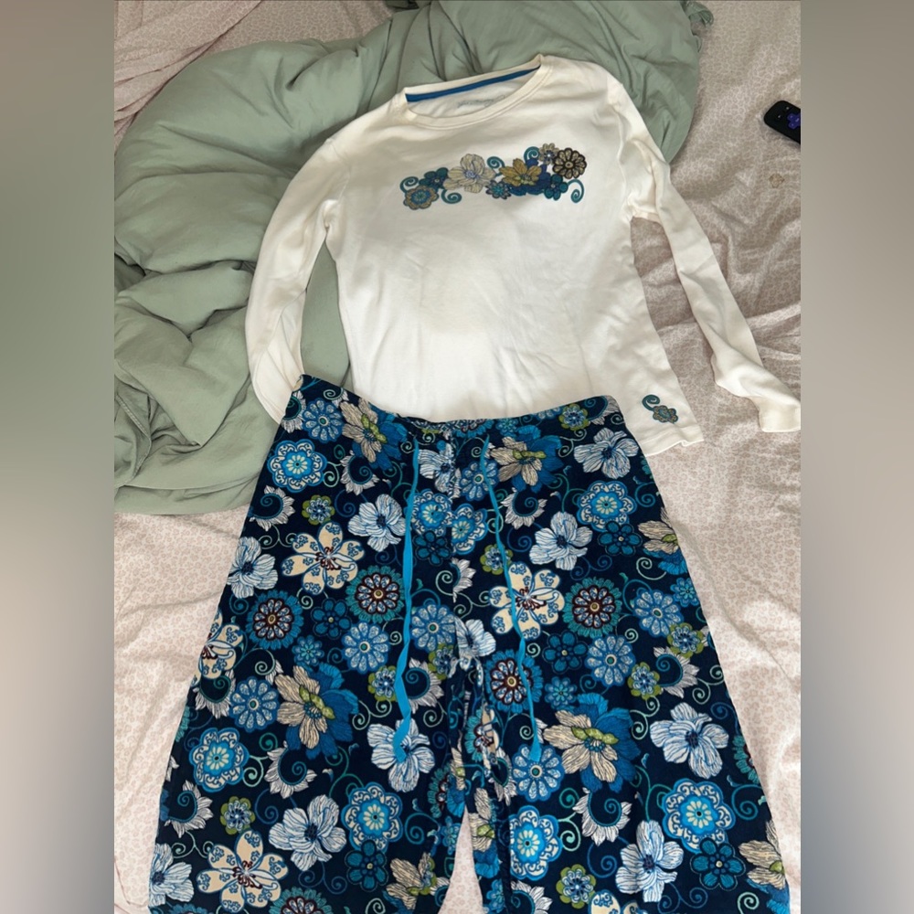 Vera Bradley Blue Paisley Sleepwear Set